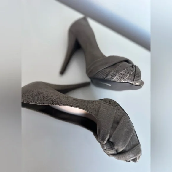 Pegabo Heels - Picture 5 of 8